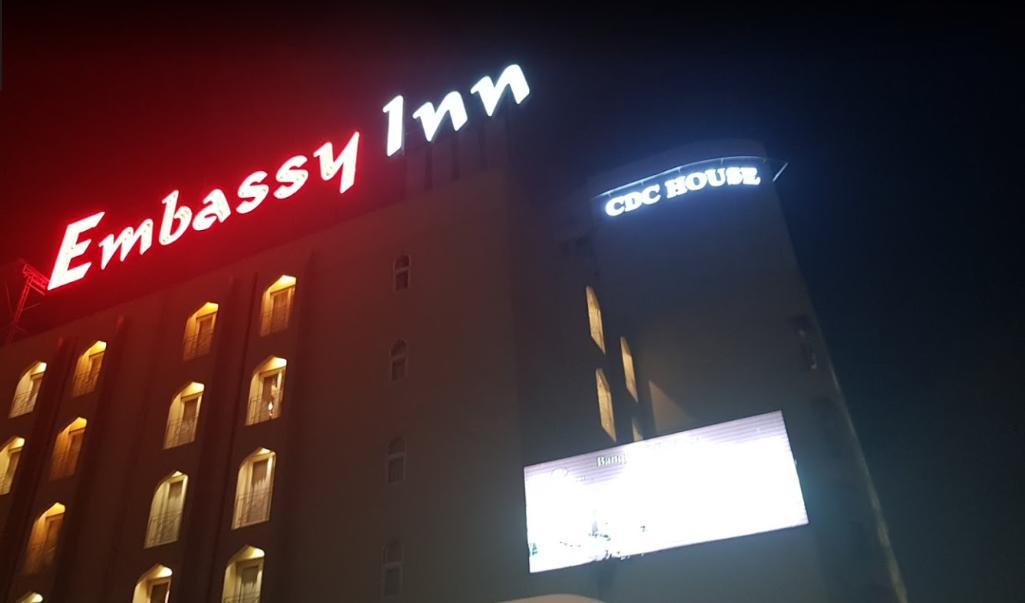 Embassy Inn, Karaczi Zewnętrze zdjęcie